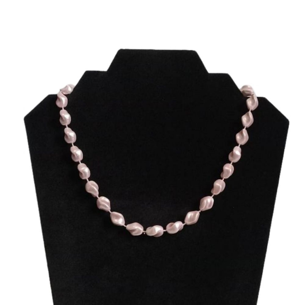 Vintage Light Pink Plastic Beaded Single Strand Lightweight Fashion Necklace